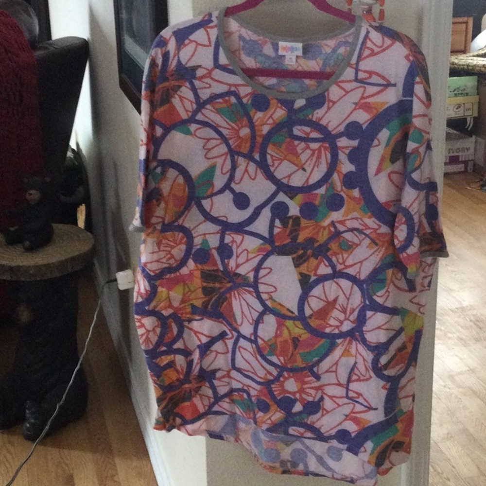 LULUROE Top - Irma Style
